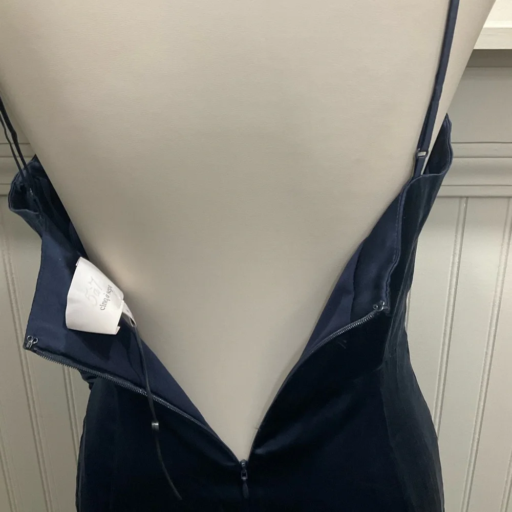 Cinq à Sept Navy Blue 100% Silk Wrap Midi Dress Size 6 - Picture 3 of 8